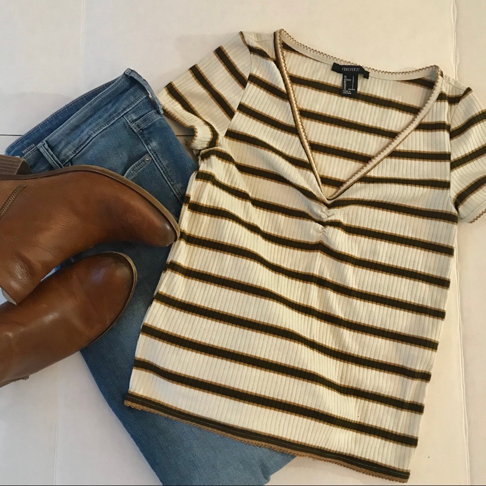 Forever 21 l Top Striped Olive/Cream